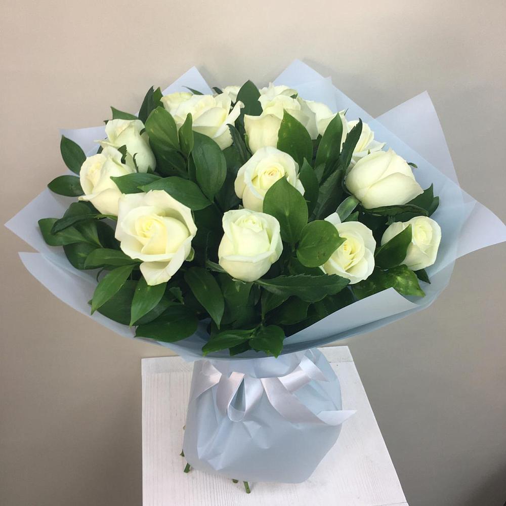Букет 15 Белых роз Проуд в Подстепки