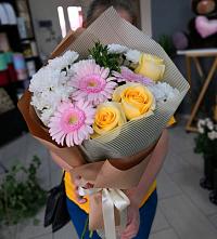 Букет цветов из:  Герберы, Розы и Хризантемы в Подстепки
