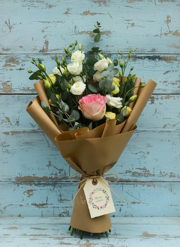 Букет цветов из: Розы и Лизиантусы в Подстепки