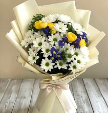 Букет цветов из:  Ирисы, Хризантемы и Розы #REPLACE_PRED# Подстепки