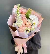 Букет цветов из:  Хризантемы и Розы в Подстепки