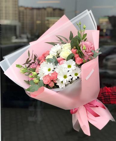 Букет цветов из: Розы, Лизиантусы и Хризантемы в Подстепки